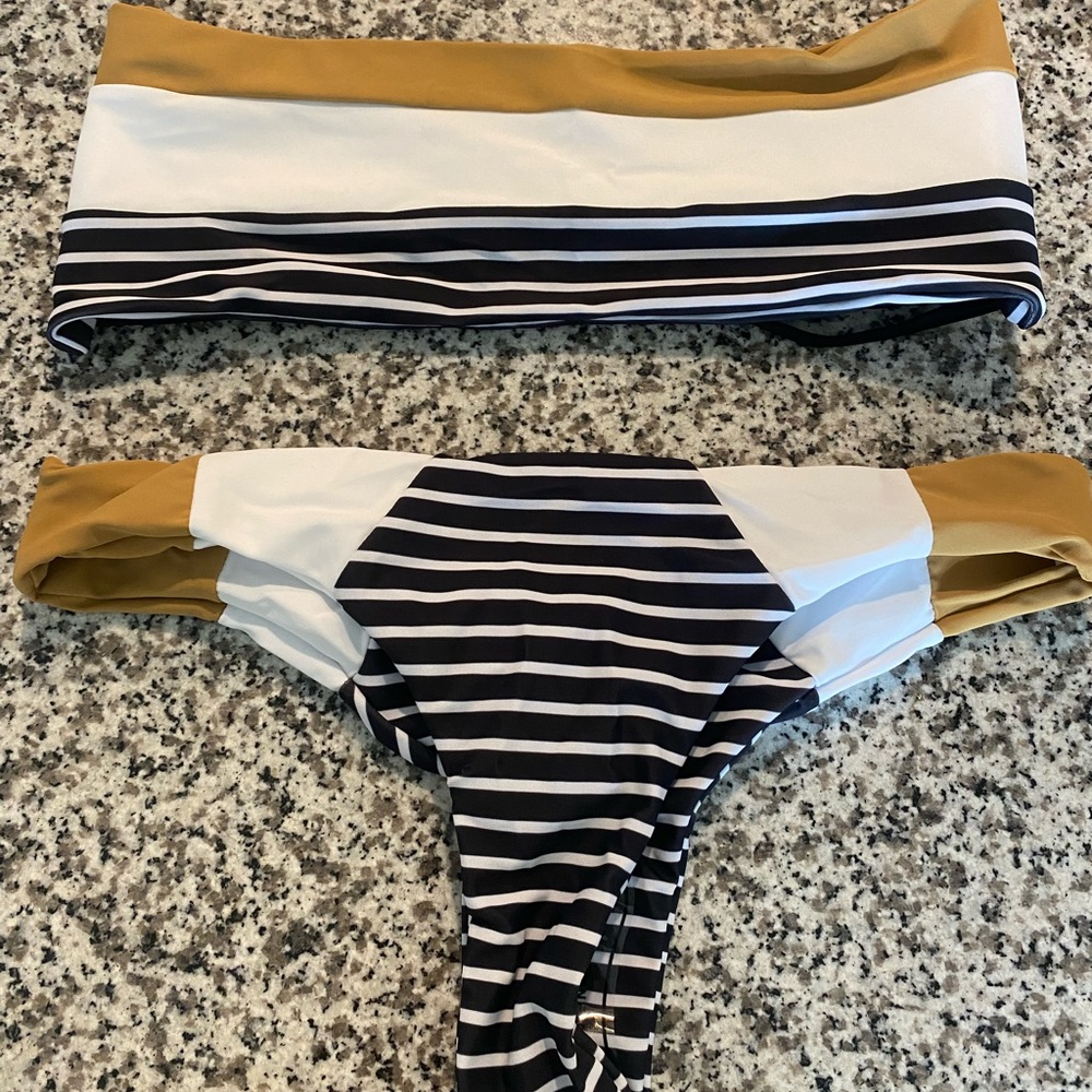 Strapless swimsuit